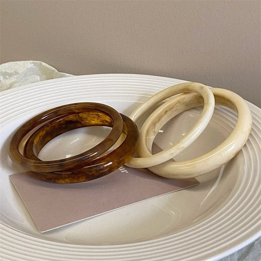 Azélie Bracelet – Vintage Resin Bangle