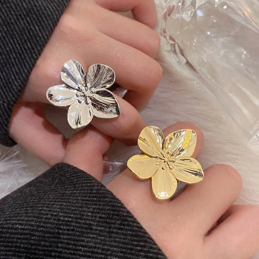 Flora Studs – Golden Flower Studs