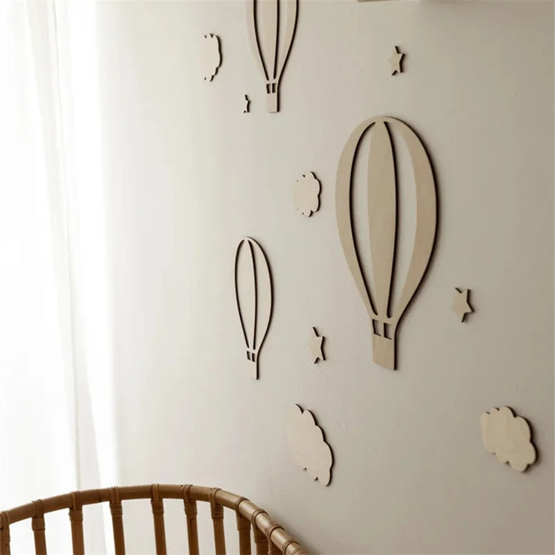 Décoration Murale Céleste – Set de 13 Ballons & Étoiles en Bois