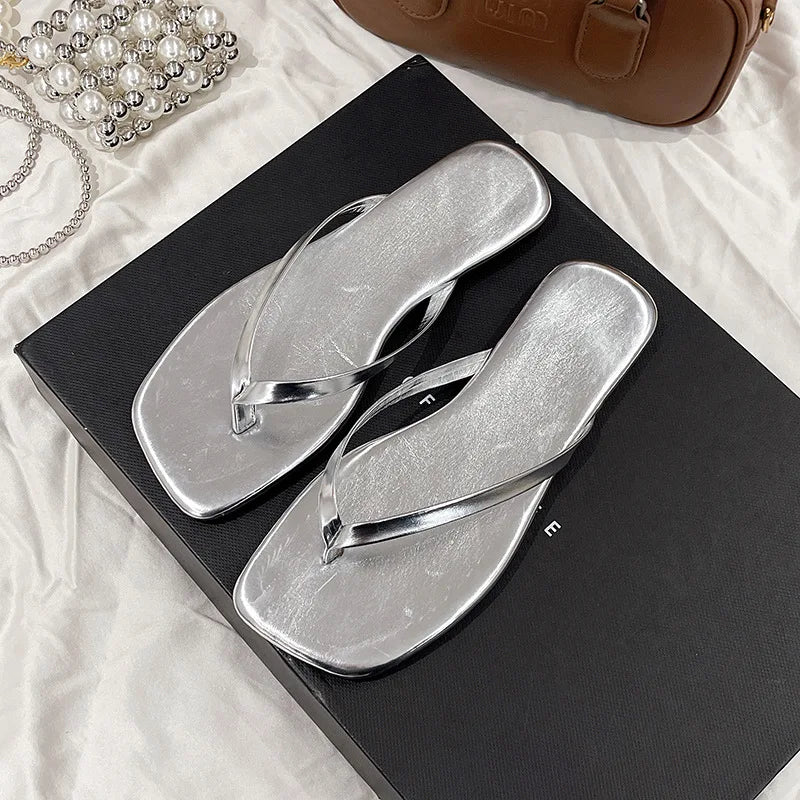 Tongs Riviera – Tongs Plates Minimalistes