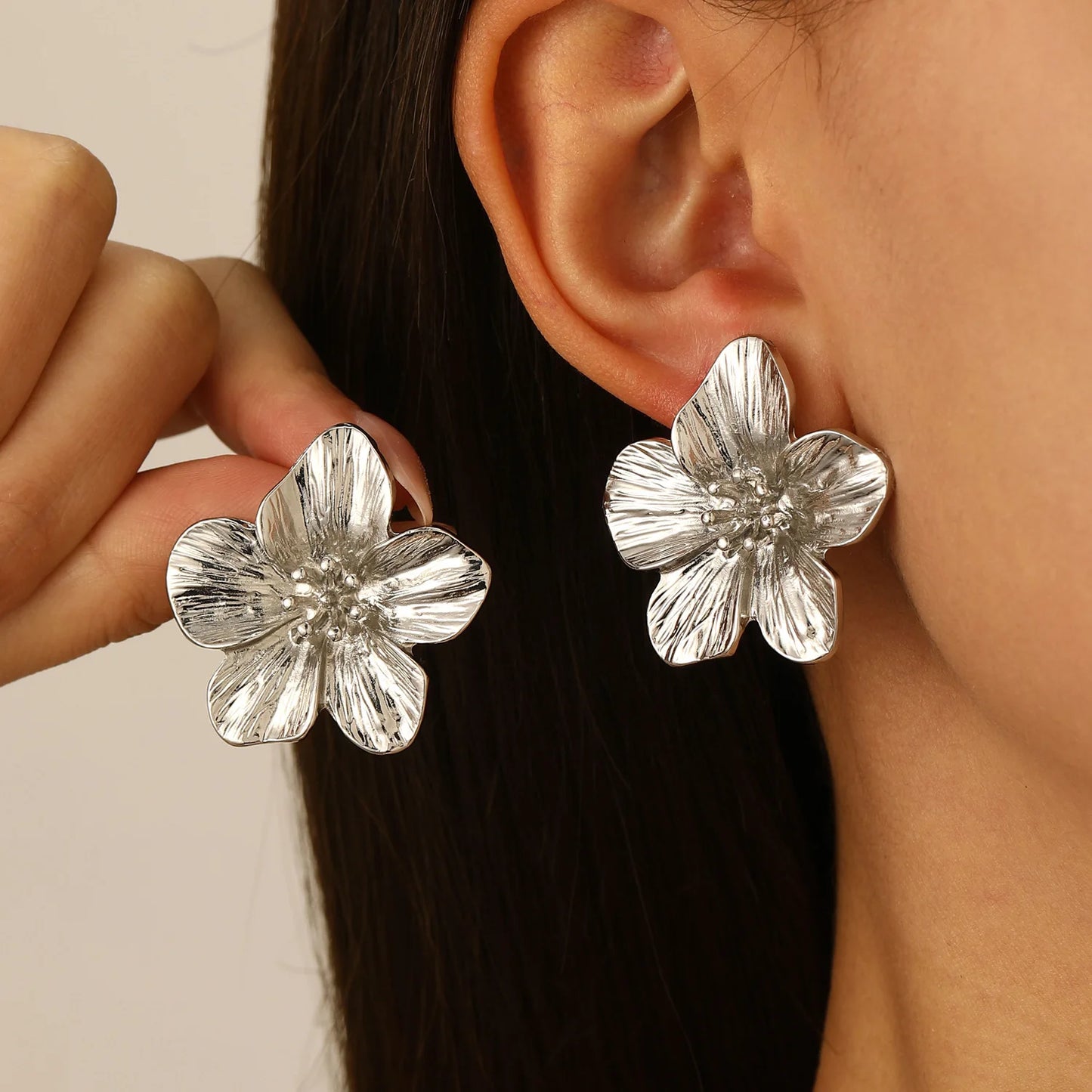 Boucles Flora – Puces Fleur Dorées