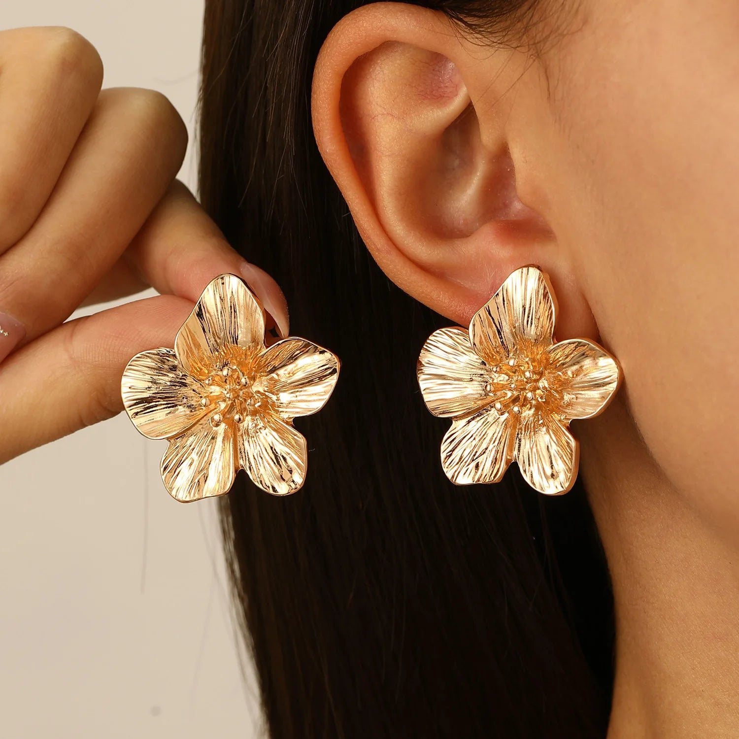 Boucles Flora puces fleur dorées