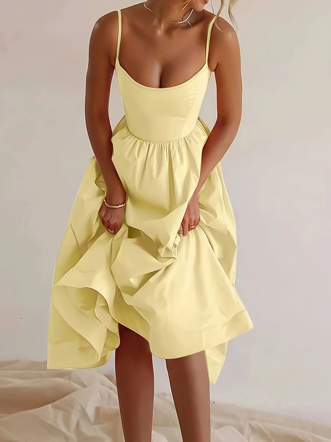 Robe Élina longue minimaliste pour femme